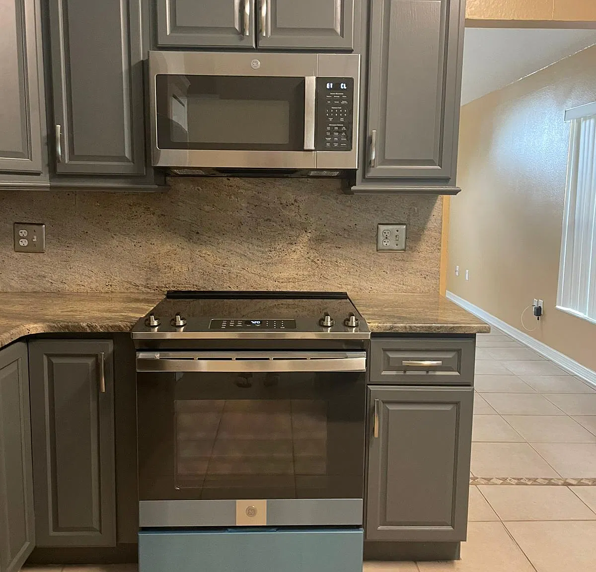 4 bed, 2030 sqft, $3,000 — Photo 3