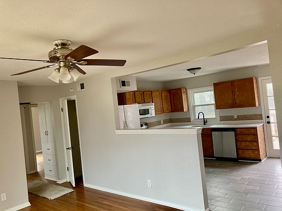 3rd image of 7138 Horton St