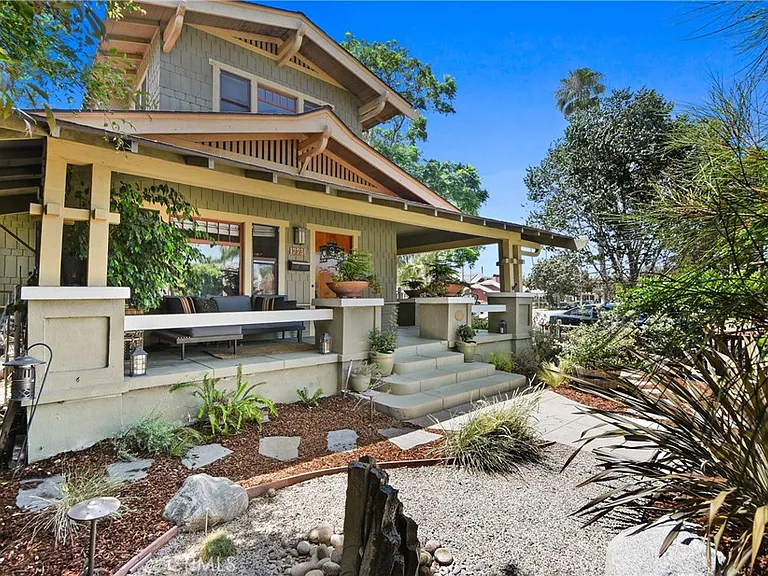 773 Orizaba Ave — Photo 2