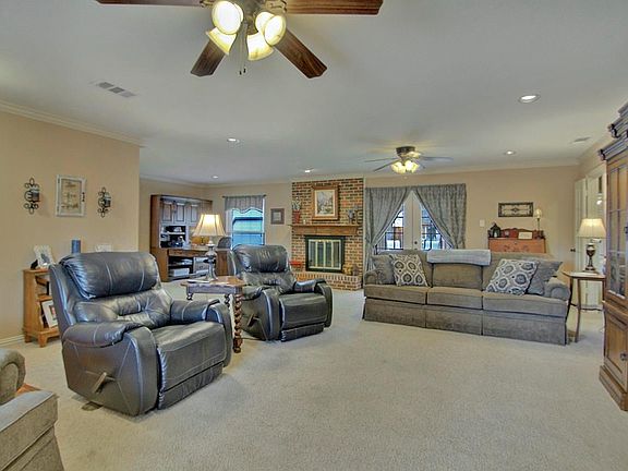 3rd image of 14534 Tamerisk Ln