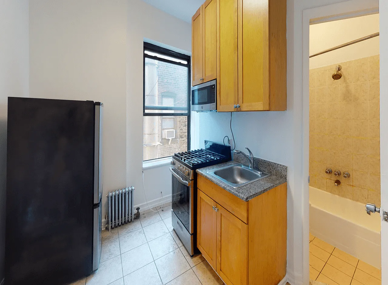 236 East 13th Street — Photo 2