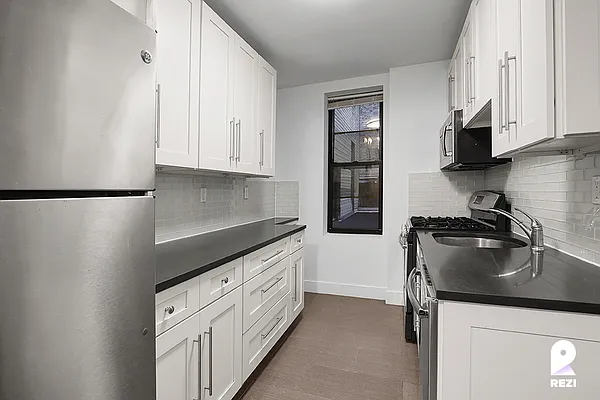 Rented by REZI | media 15