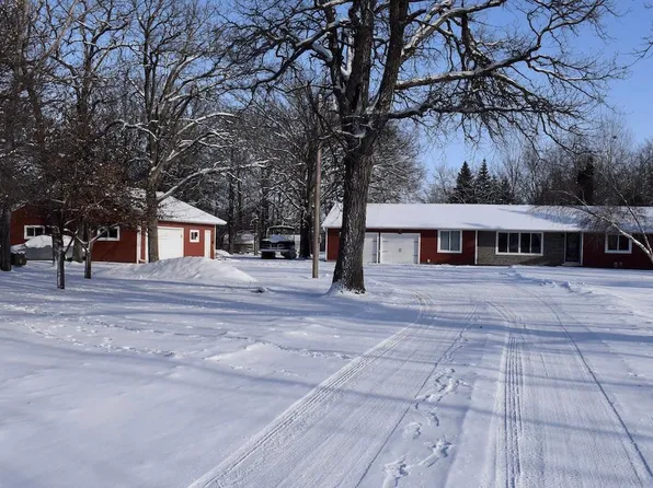 1108 Oakland Park Rd, Thief River Falls, MN 56701