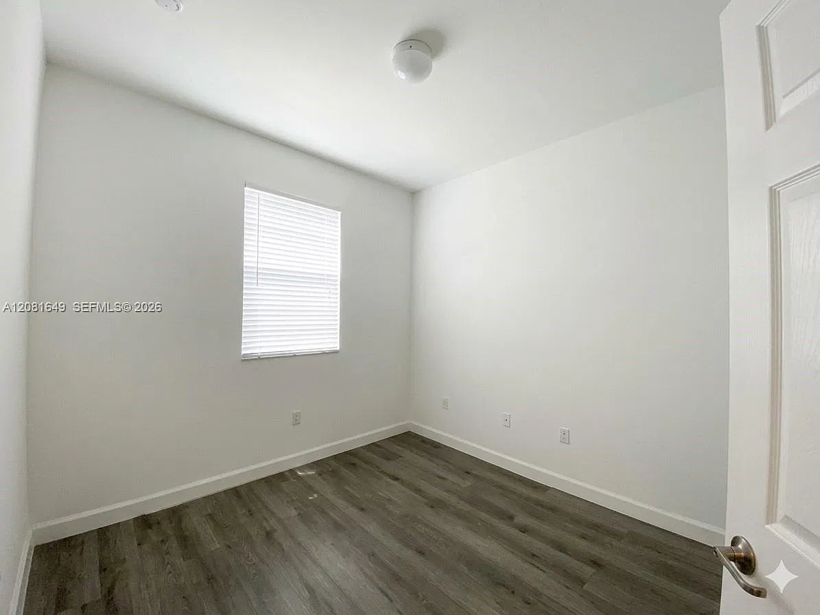 3 bed, 2.5 bath, 1526 sqft, $2,800 — Photo 2