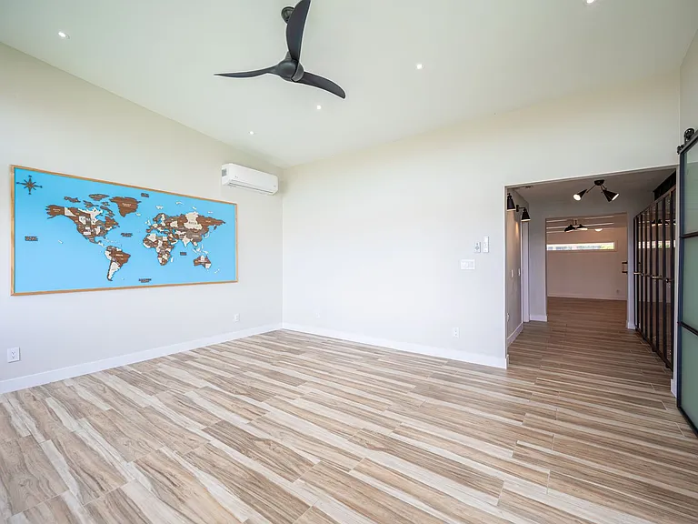 330 E Country Club Dr — Photo 69