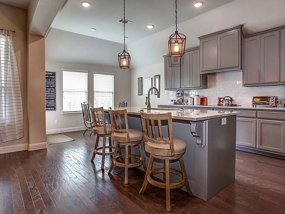 3_8921ArmstrongCt.-15.jpg