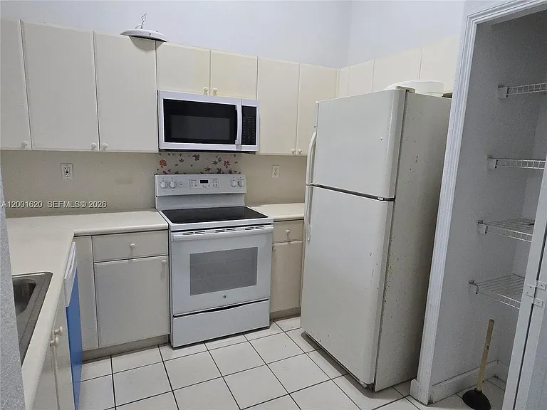 2731 SE 17th Ave #210 — Photo 7