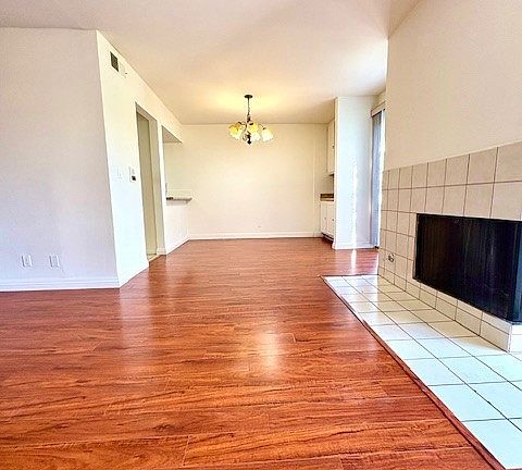 5th image of 15325 Magnolia Blvd APT 102