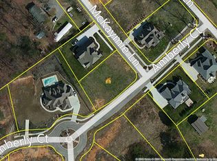 169 Amberly Ct, Lenoir City, TN 37772