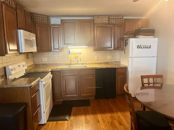 (undisclosed Address), Stanhope, NJ 07874