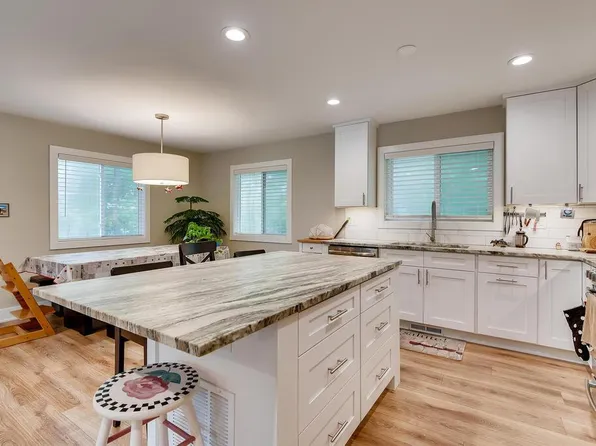3915 Cottage Ln, Minnetonka, MN 55305