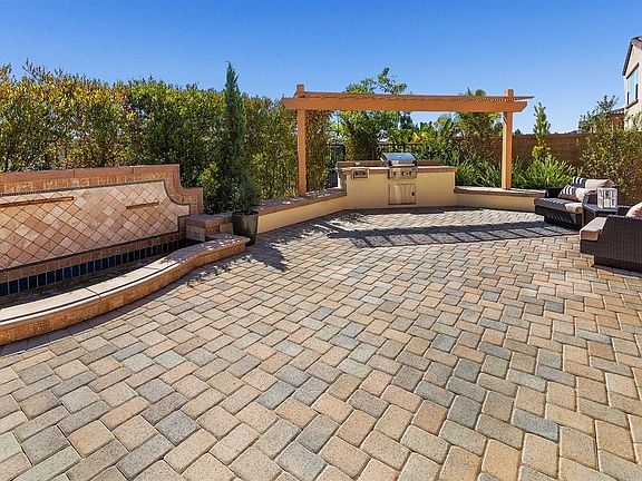 3rd image of 16 Anacapa Ln