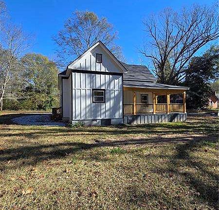 2nd image of 4645 Gordon St