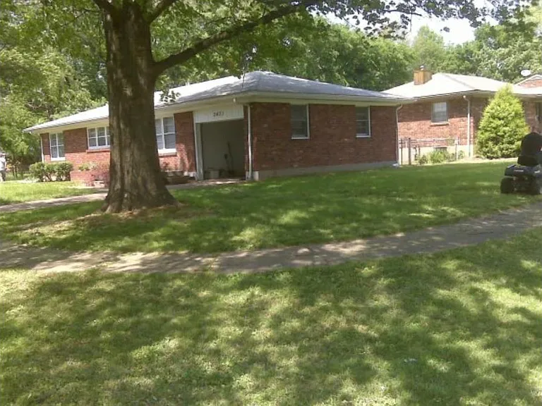 2431 Woodmont Dr — Photo 4