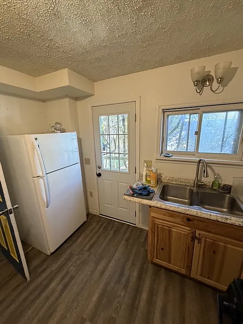 127 Floral Avenue - 1 — Photo 4