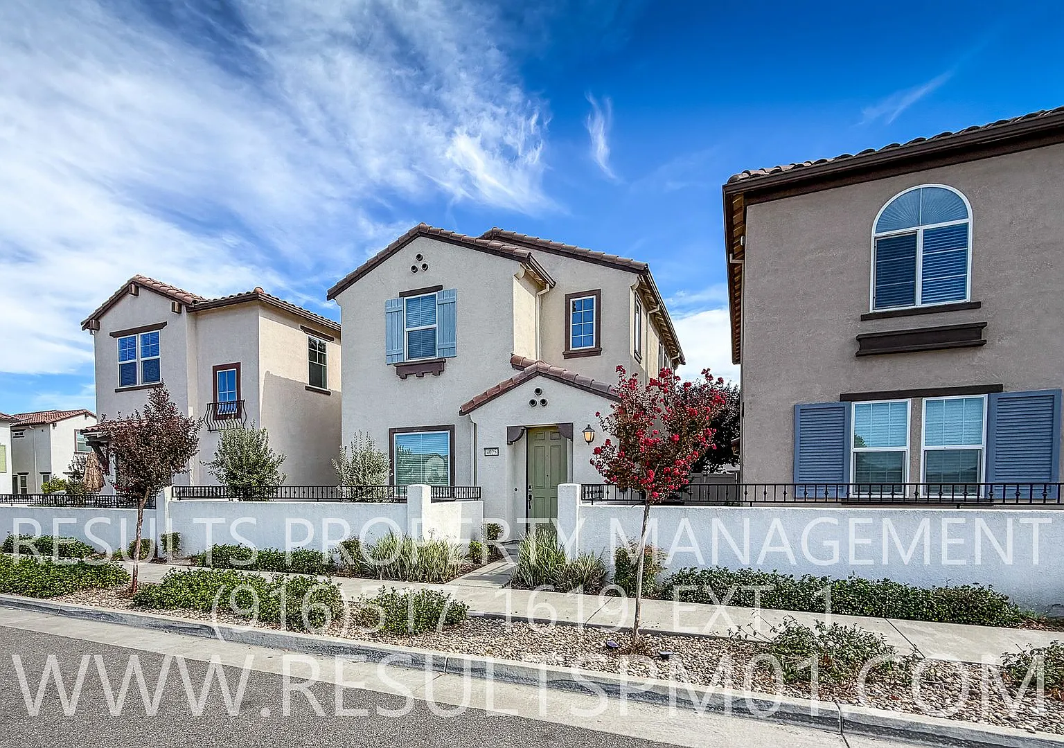 Lovely 3 Bedroom West Roseville Home — Photo 3