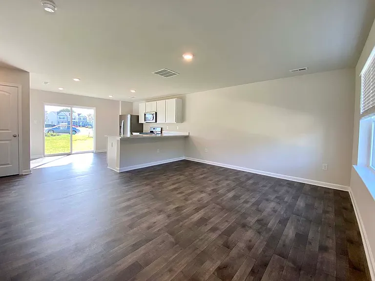 407 Mardella Dr — Photo 9
