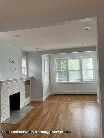 Living Room with non working fireplace