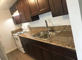 438 S Waverly Ln, Fresno, CA 93727