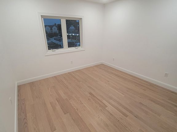 4th image of 137 Butler Ave Floor 1