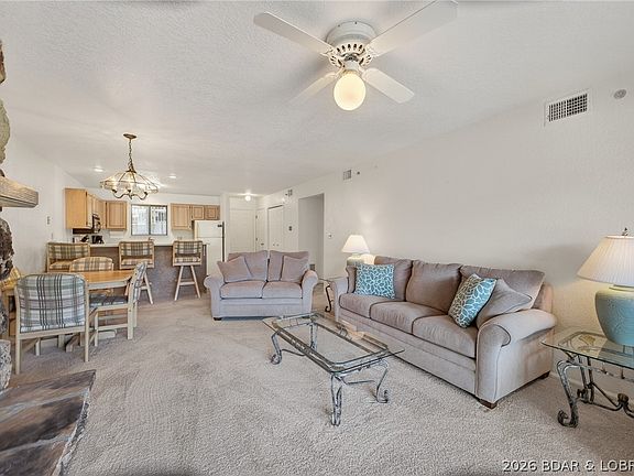 4th image of 611 Lazy Days Rd APT D1