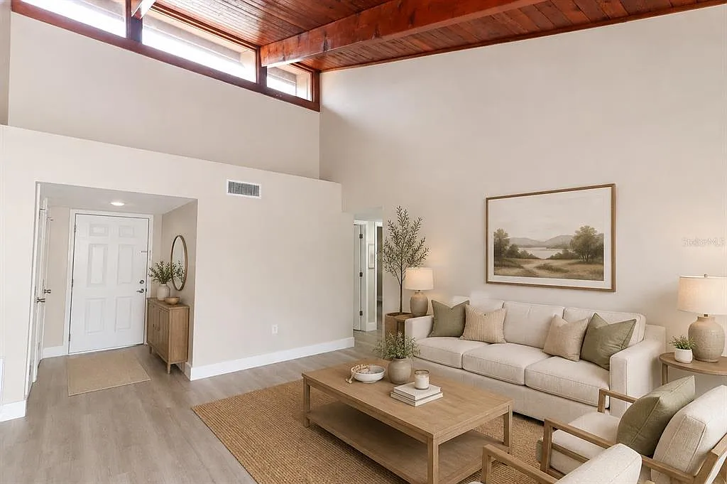 3 bed, 2.0 bath, 1146 sqft, $2,199 — Photo 3