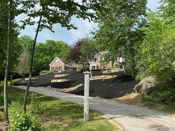 25 Ellison Drive, Bedford, NH 03110