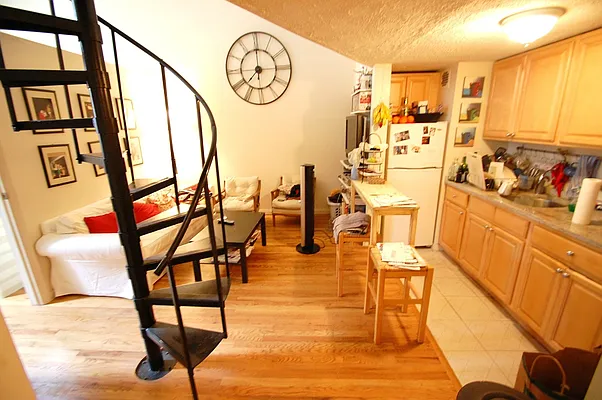 Rented by Bold New York | media 25