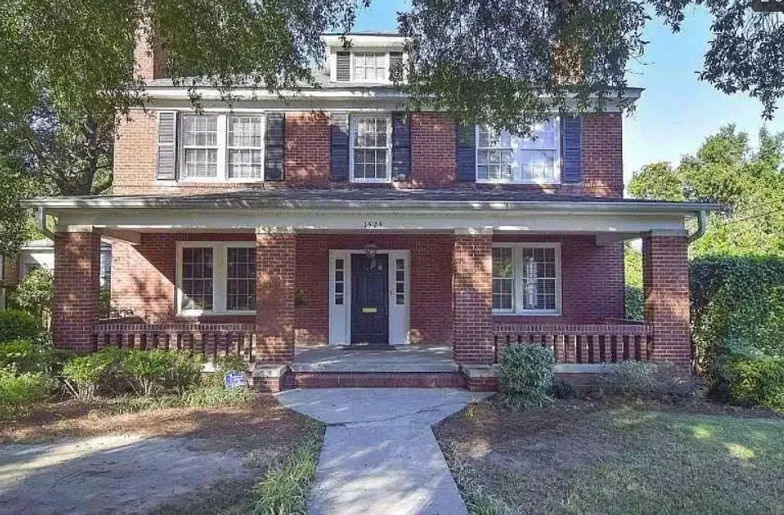 6 bed, 3490 sqft, $5,030 — Photo 1