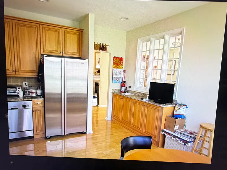 627 Binghampton Ln — Photo 7