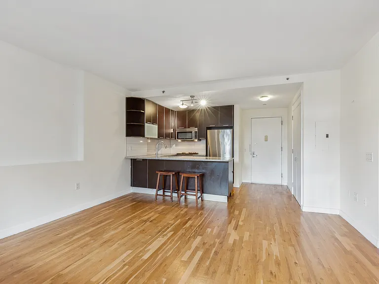 502 9th Ave #6B — Photo 4