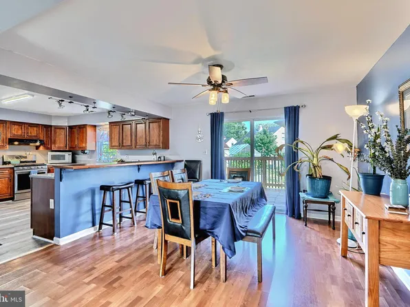 8 Fairway Rd, Essex, MD 21221