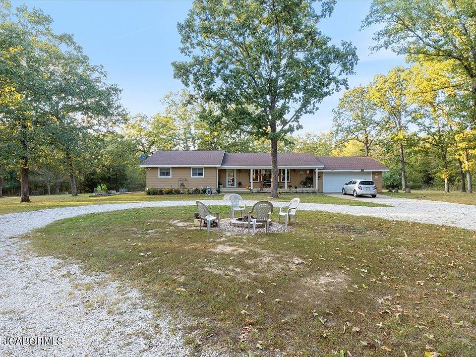 1st image of 749 McCubbins Dr