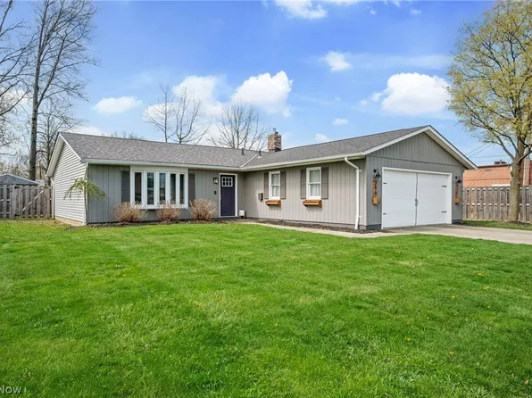 396 E 319th St, Willowick, OH 44095