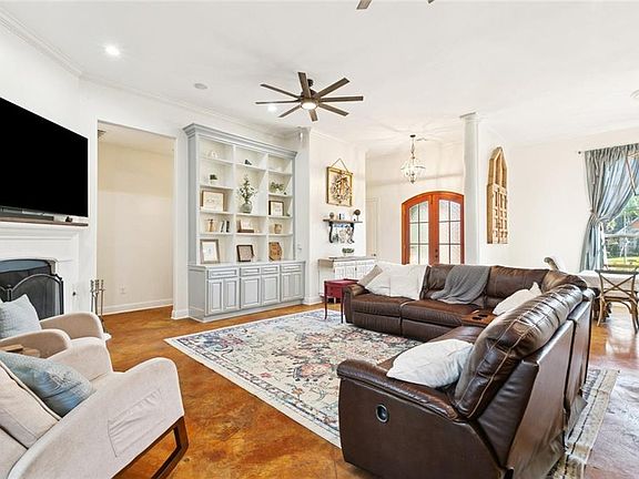 4th image of 133 Riverwood Dr