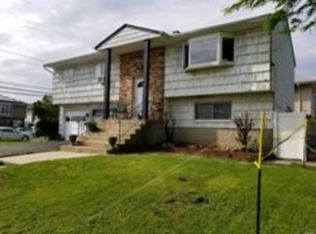 458 Reina Rd, Oceanside, NY 11572