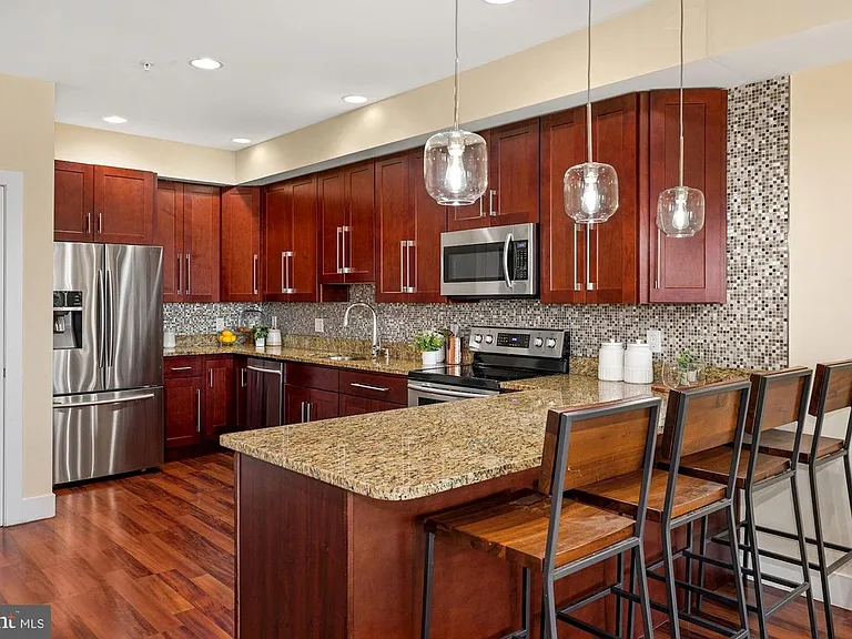 1143 Summit St NE #2 — Photo 5