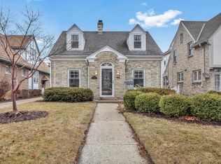 5818 N Bay Ridge Ave, Whitefish Bay, WI 53217