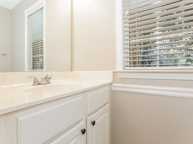 4259 Pentworth Ln NW — Photo 16