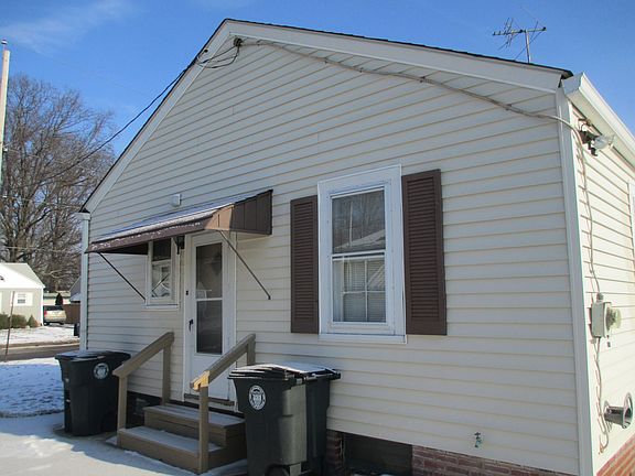 3rd image of 718 E Archwood Ave