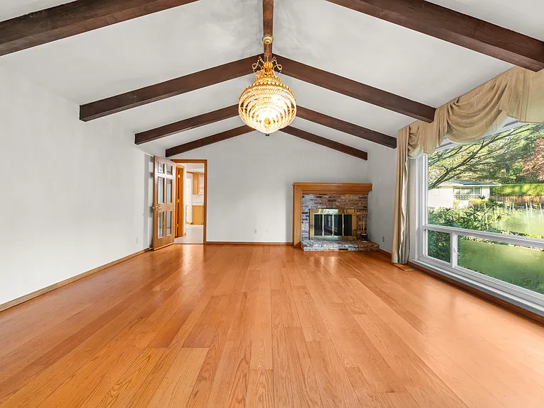 401 Moseley Rd — Photo 19