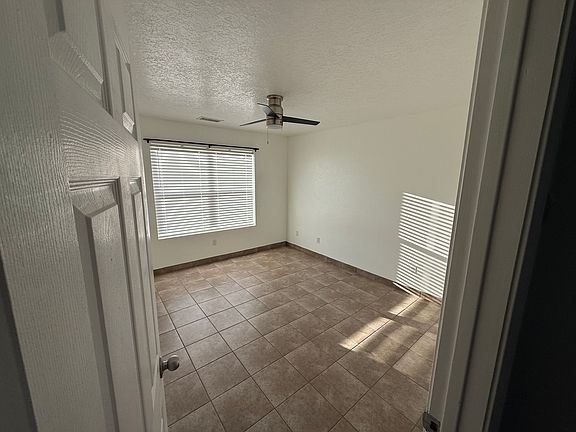 3rd image of 608 1st St NE