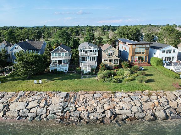 262 Pine Creek Avenue