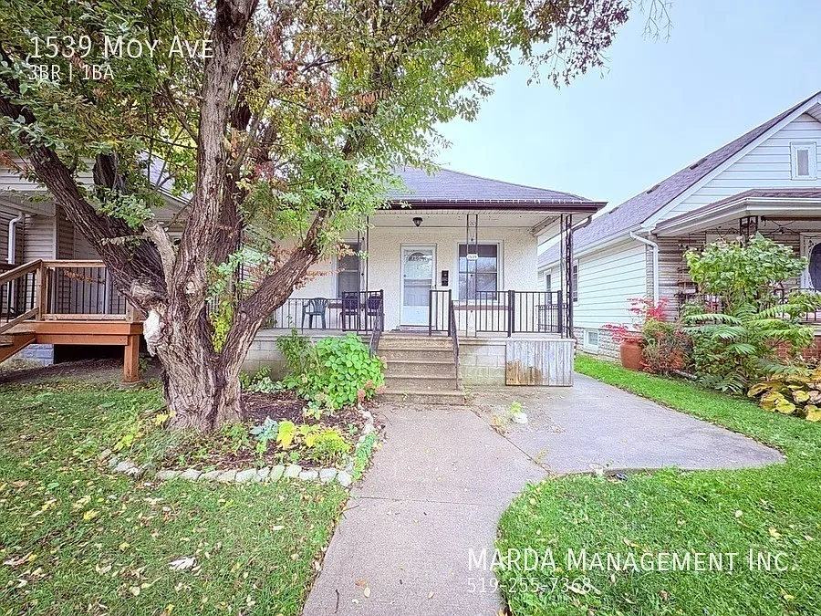 1539 Moy Ave photo 1