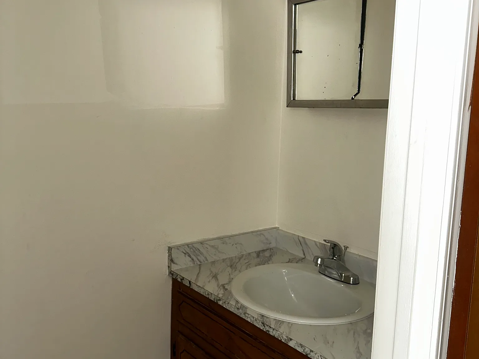 2 bed, 1.5 bath, 1000 sqft, $975 — Photo 4