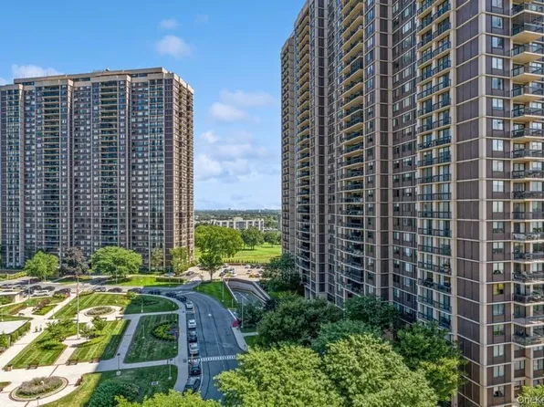 26910 Grand Central Parkway #7M, Floral Park, NY 11005