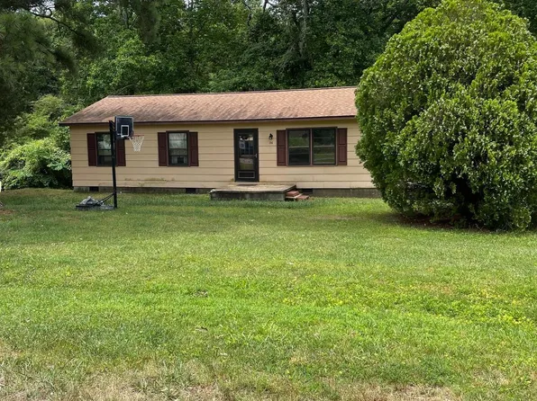 36 Stratford Dr, Colonial Beach, VA 22443