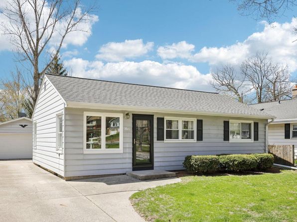 11725 West Oxford PLACE, Milwaukee, WI 53226