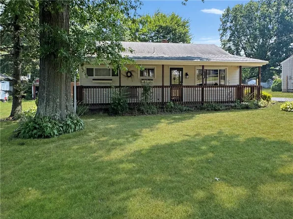 38 Upper Idlewild Dr, New Castle, PA 16101