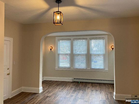4th image of 273 Milford Ave Floor 1